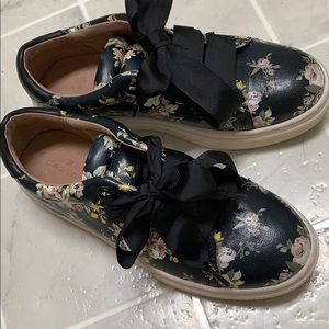 Cute platform sneakers